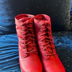 Kodiak Red Waterproof Leather Lace Heel Boots. Minor scuffs. Worn 3x.